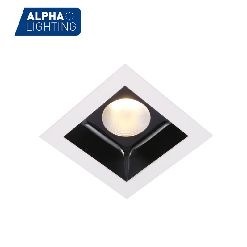 Square led recessed downlight