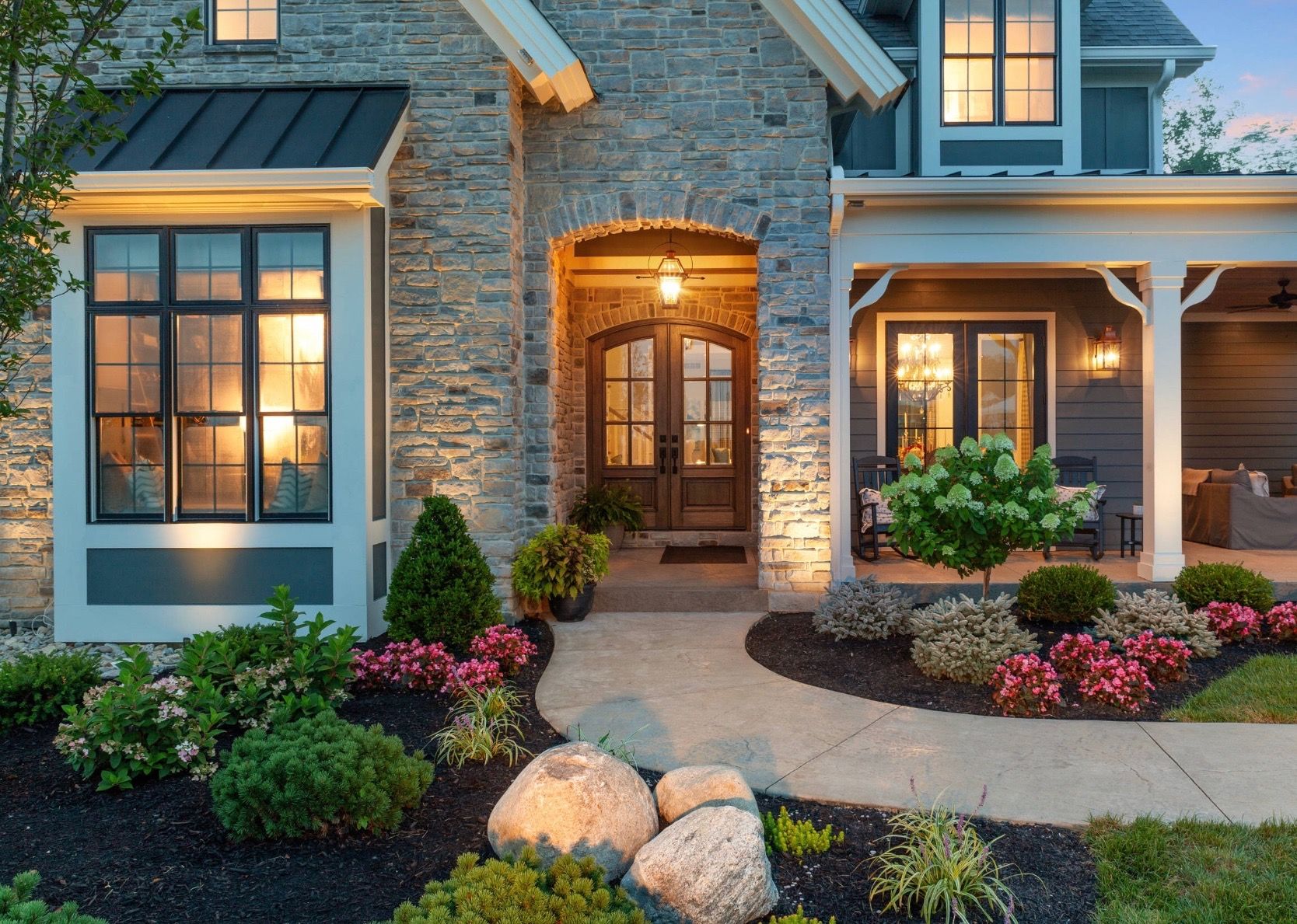 Do you know the design essentials of outdoor garden lighting？